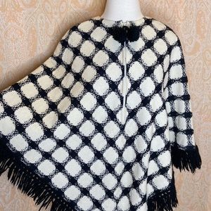 Vintage black and white polka dot woven poncho 60s 70s mod
